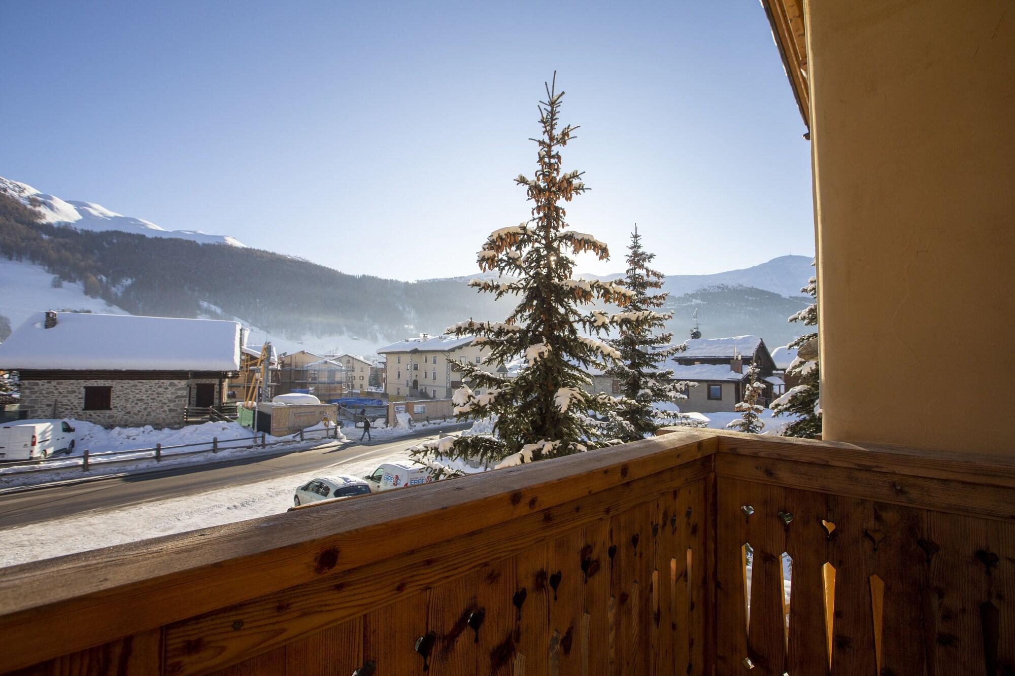 Hotel "La Suisse" Livigno Luaran gambar