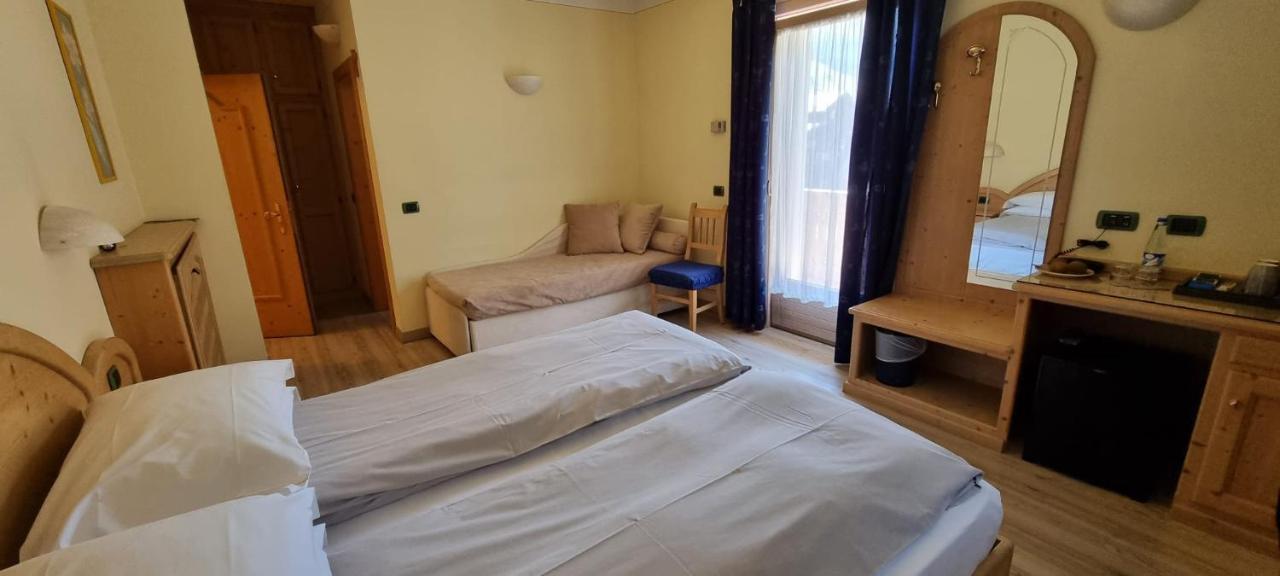 Hotel "La Suisse" Livigno Luaran gambar